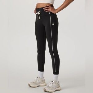 vuori Daily Piped Legging